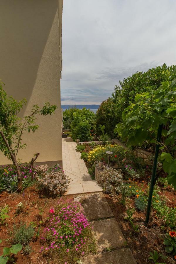Apartments Ivana Ravni Exterior photo